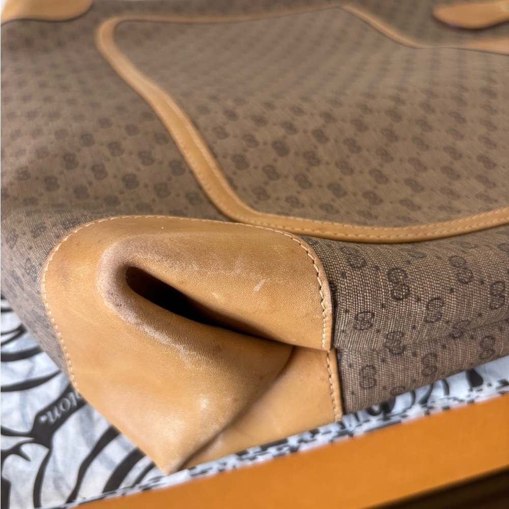 Gucci Beige and Tan Tote with Green and Red Straps - Picture 10 of 12